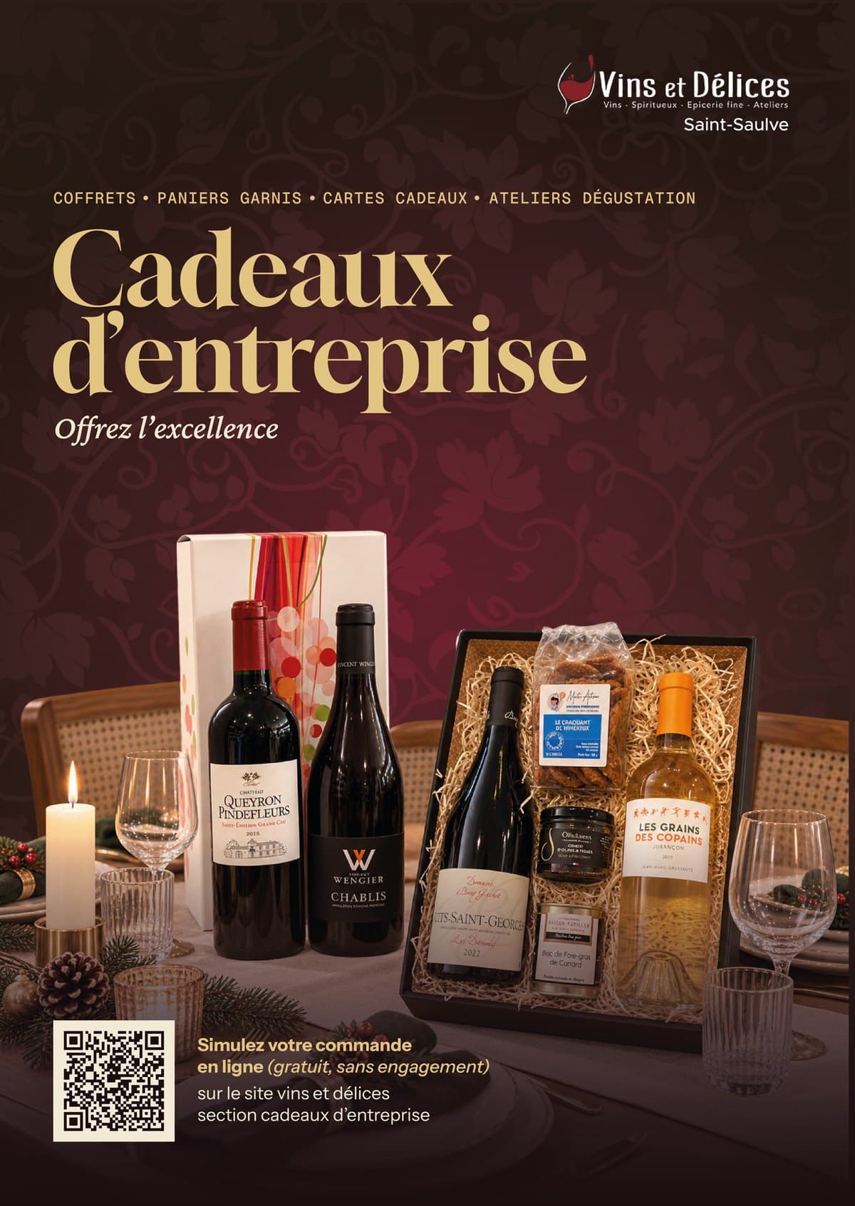 Affiche catalogue 2026 : titre doré sur fond bordeaux, coffret et panier garni, QR code